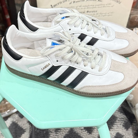 BIG KIDS' ADIDAS ORIGINALS SAMBA OG CASUAL SHOES
Size 6 - Picture 2 of 5